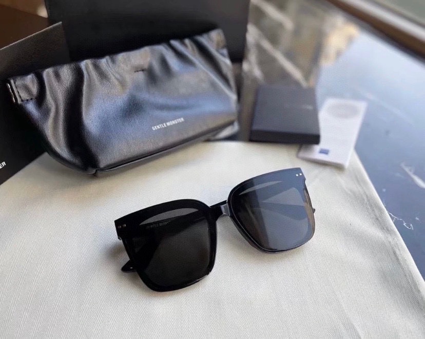 【GENTLE MONSTER ROSY Rivet Sunglasses】2024 Limited Colors丨Havana/Milky/Pink丨Face Slimming丨TR-90 Frame