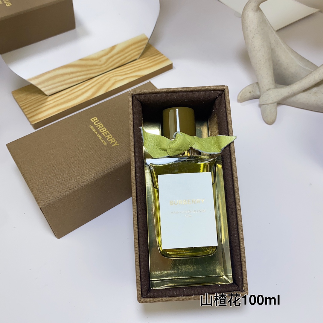 Burberry Hawthorn Bloom Eau de Parfum | Woody Fresh - Image 2