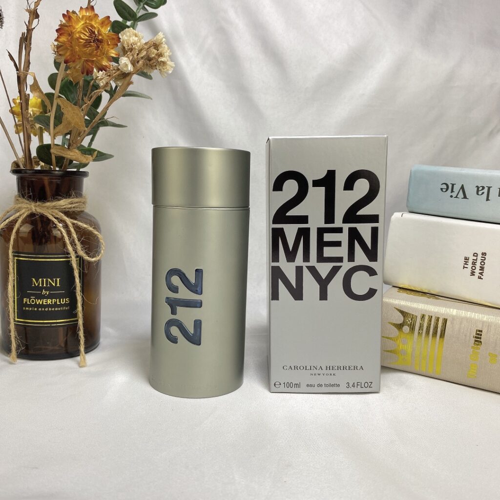 Carolina Herrera 212 MEN NYC Eau de Toilette | Urban Woody