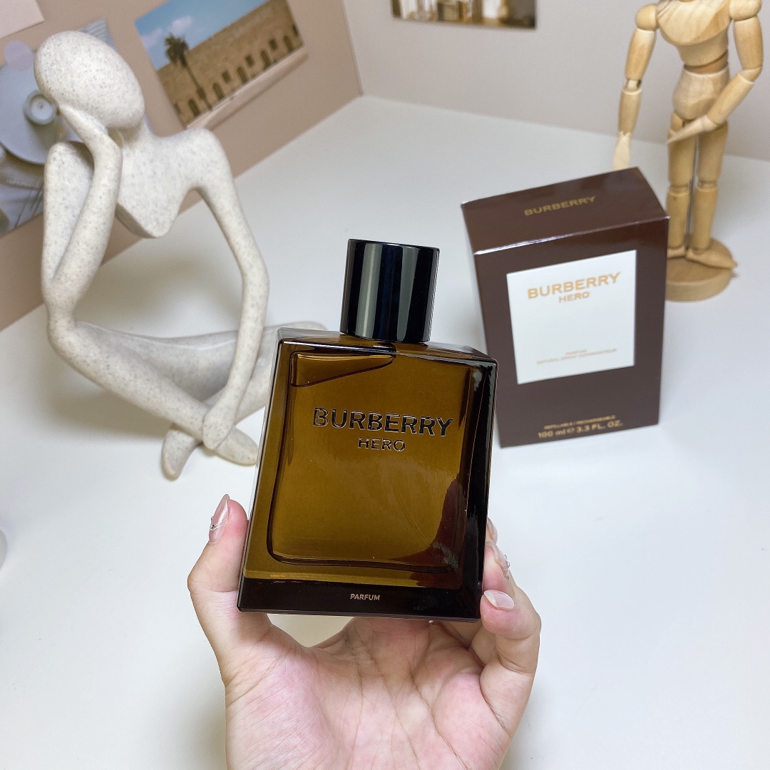 Burberry Hero Parfum | Oriental Woody - Image 4