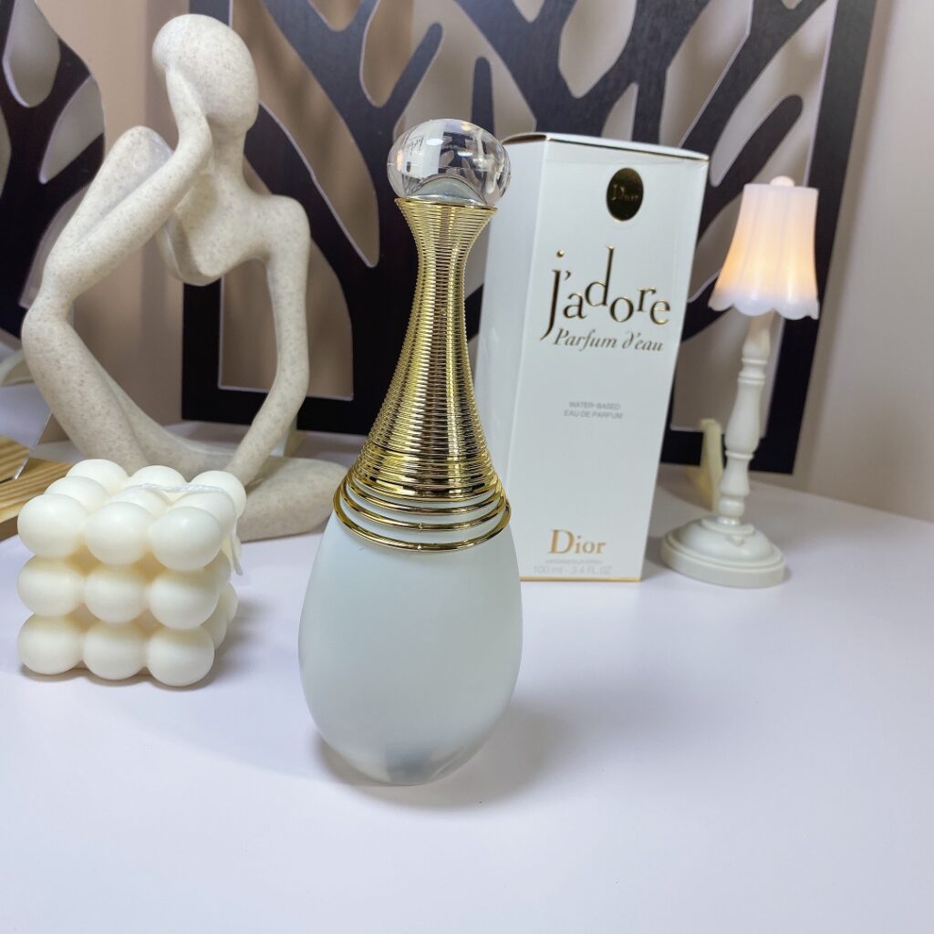 Dior J'adore Parfum d'Eau Eau de Parfum - Aquatic Floral Radiance