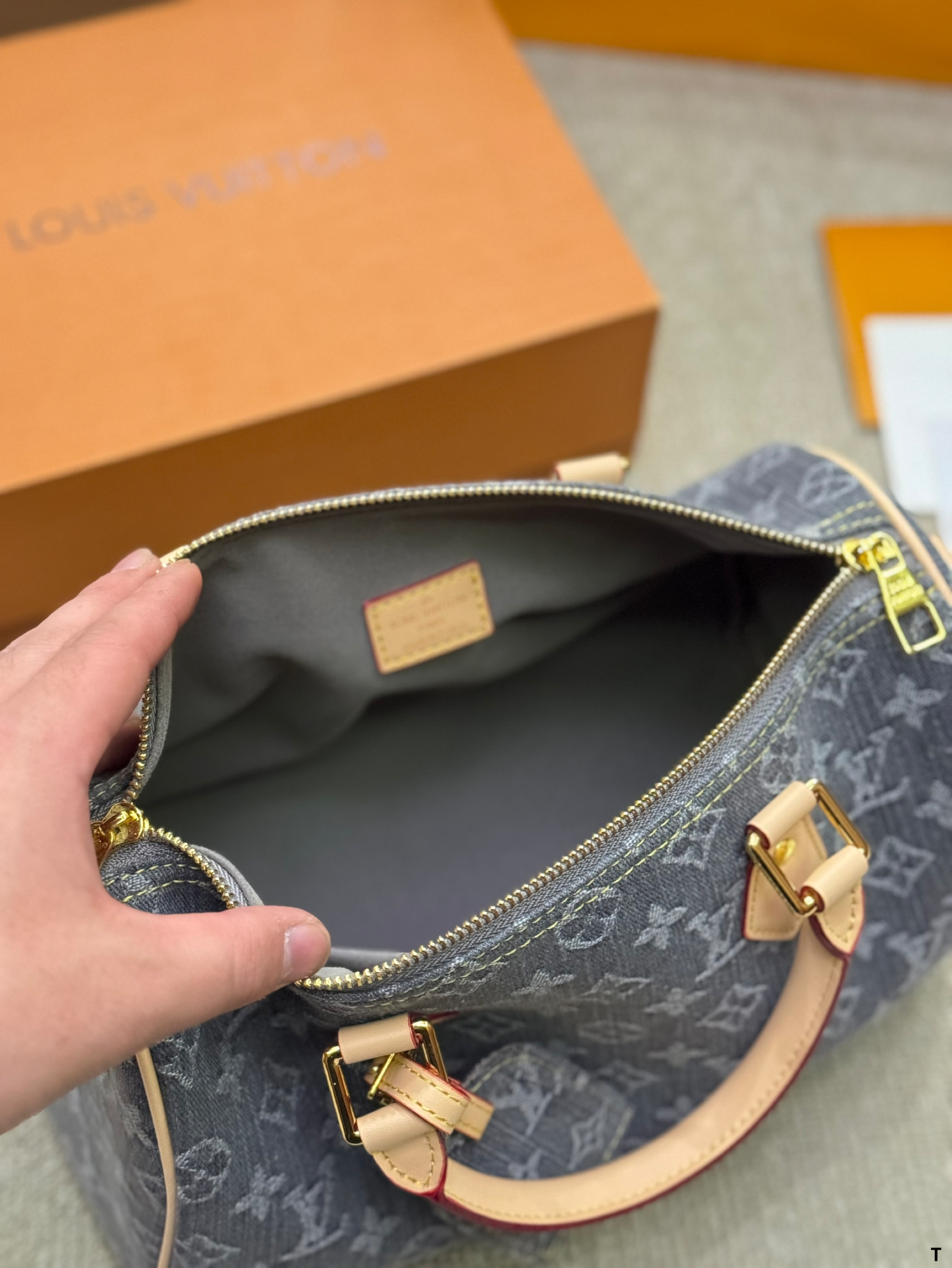 Louis Vuitton Speedy 30 Pillow Bag in Denim (30×19cm) - Image 9
