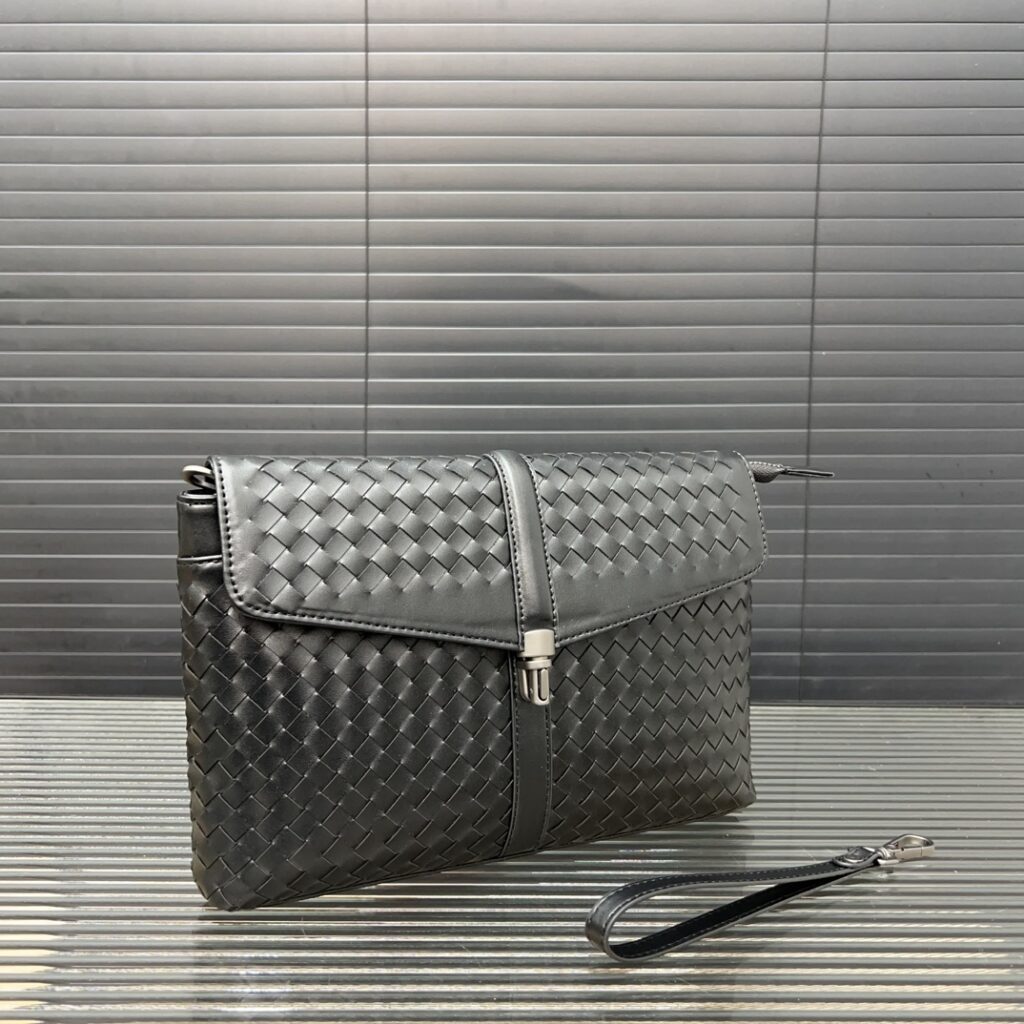 Bottega Veneta Men's Woven Flap Clutch (27×18cm)