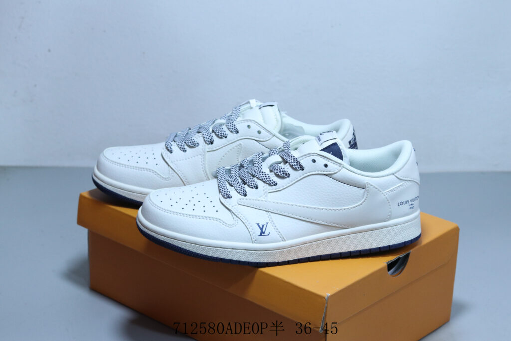 Air Jordan 1 Low "Reverse Swoosh" 2023 Retro - 1:1 Selected Replica | US 4.5-11/EU 36-45