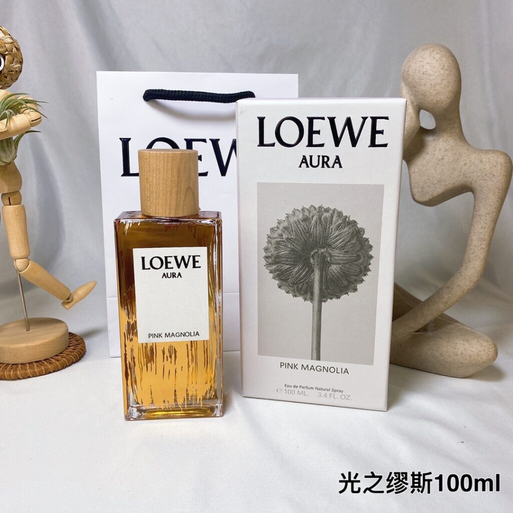 Loewe Aura Pink Magnolia Eau de Parfum | Floral Woody