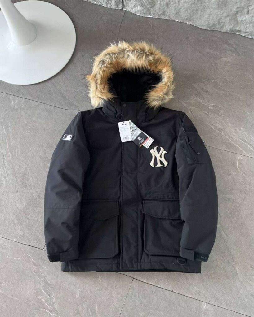 24SS classic MLB basic logo new york Yankees FW21 series logo fur collar!