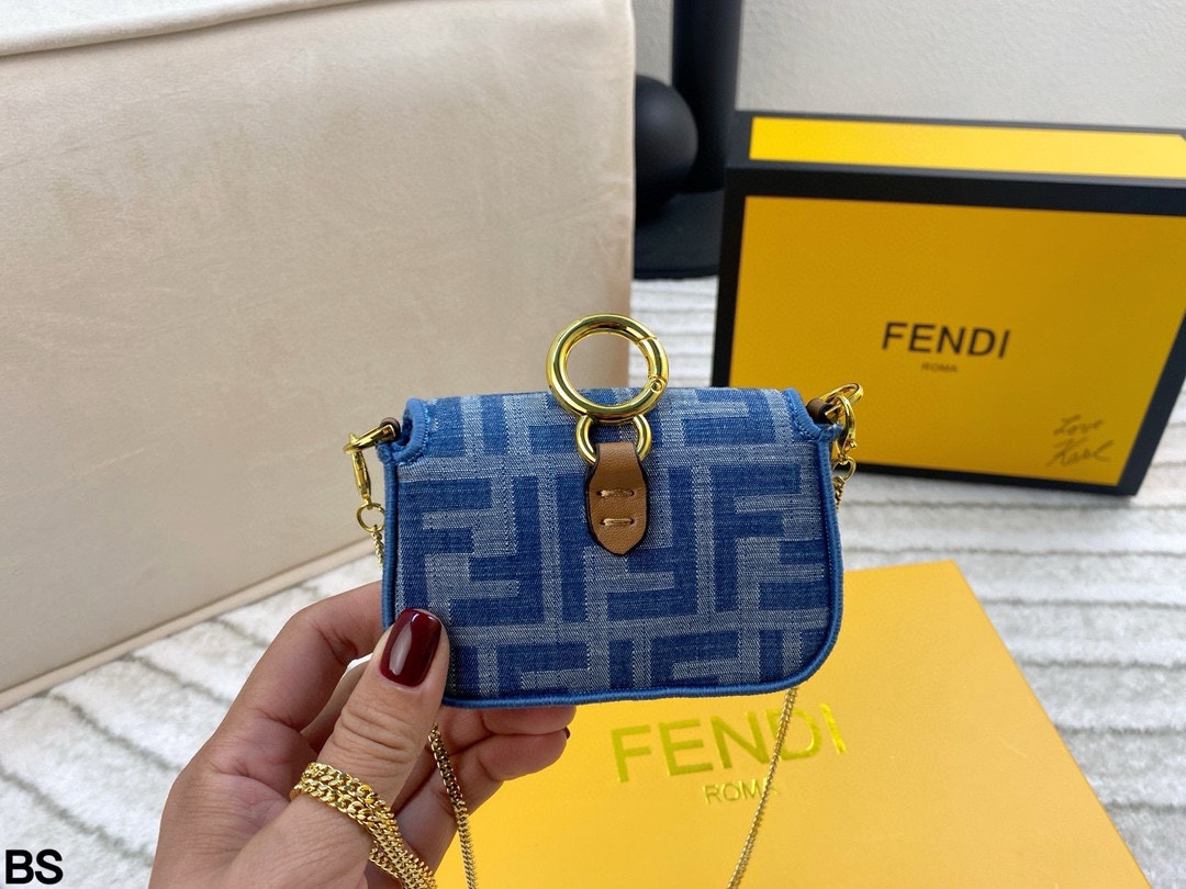 Fendi Mini Baguette Coin Purse (11×7.5cm) - Image 4