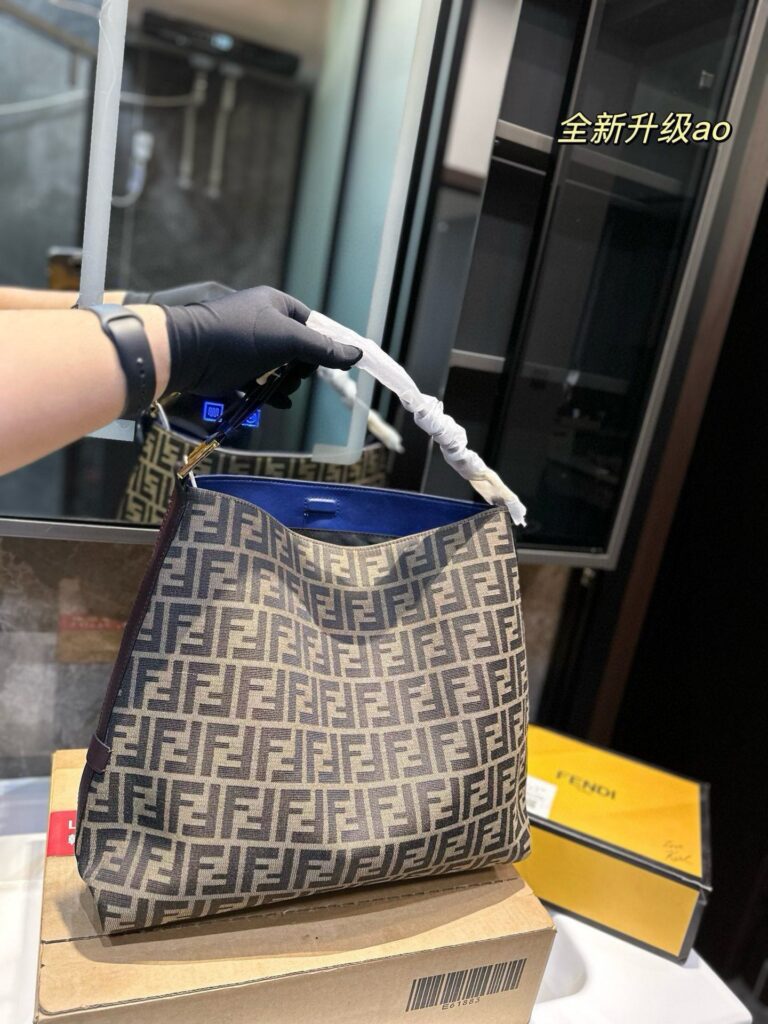 Fendi Double F Shopping Tote (36×32cm)
