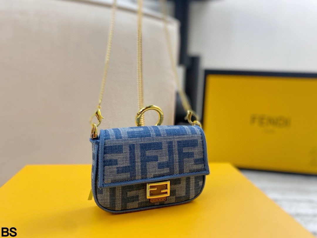 Fendi Mini Baguette Coin Purse (11×7.5cm) - Image 2