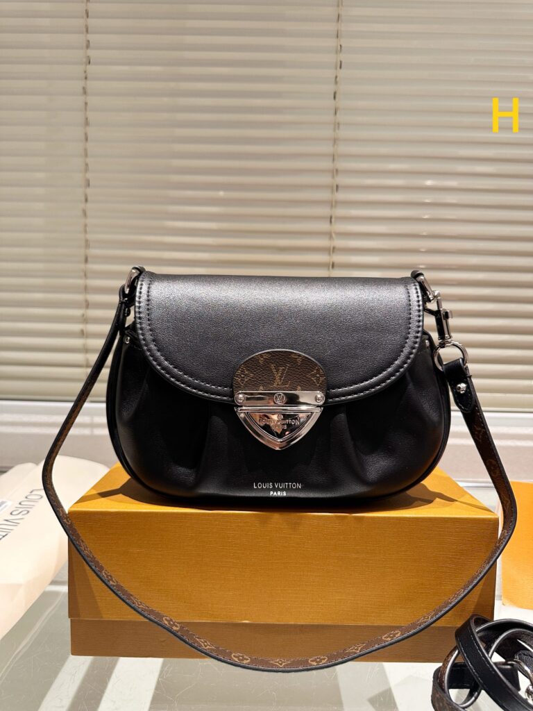 LV Sunset Vibe Yuanbao Bag 28x17cm