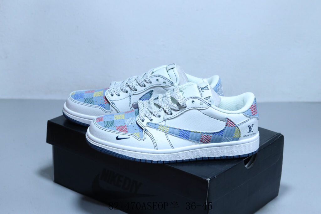 Air Jordan 1 Low Travis Scott Reverse Mocha Swoosh Retro Low-Top Sneakers Basketball Shoes