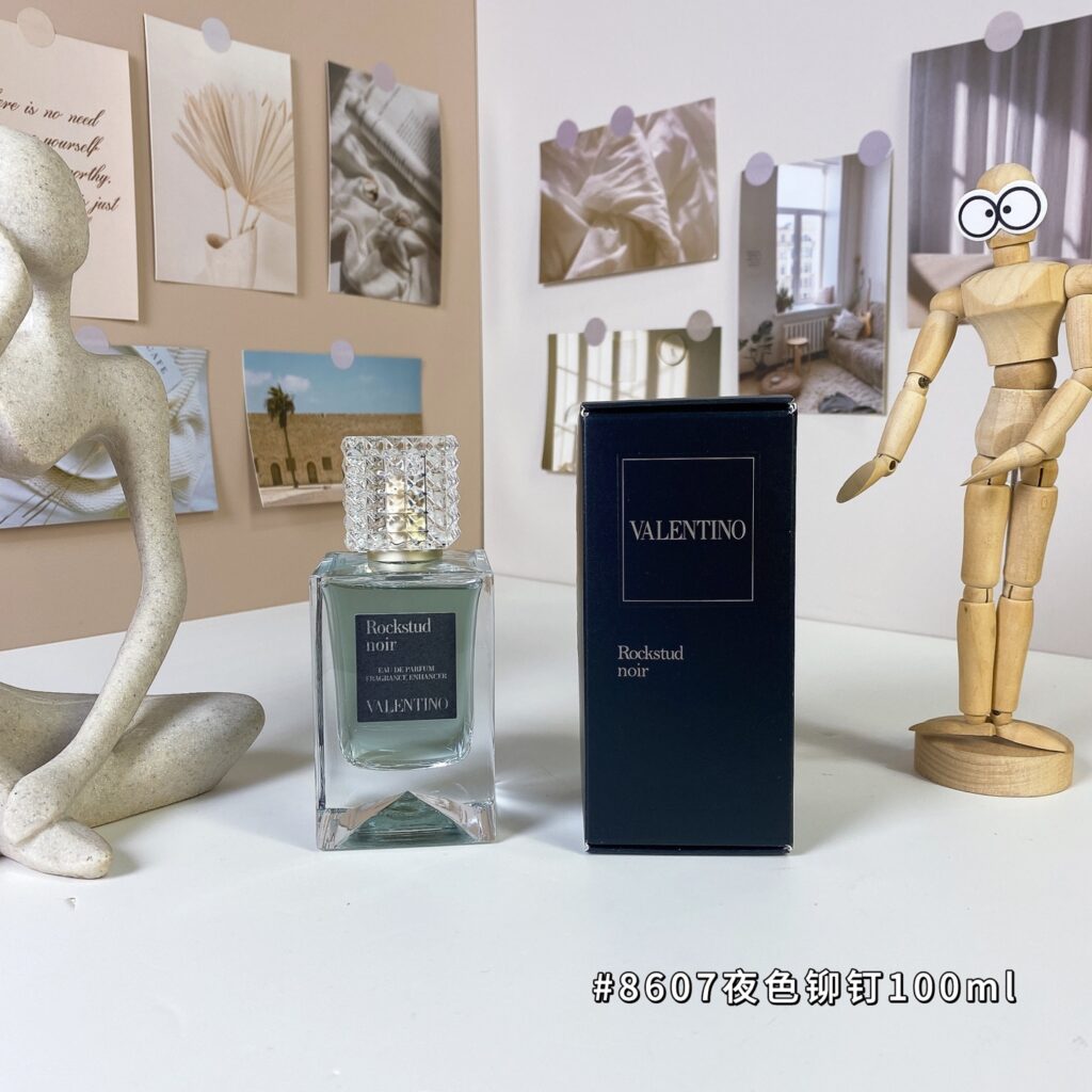 VALENTINO Rockstud Noir 2024