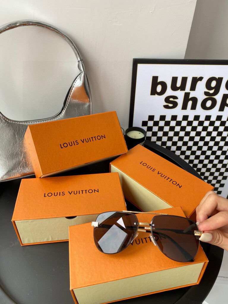 【Louis Vuitton Gradient Black】2025 Luxury Multi-Shield丨Blue Light/Polarized/UV400丨Face Slimming丨Oversized Metal Frame