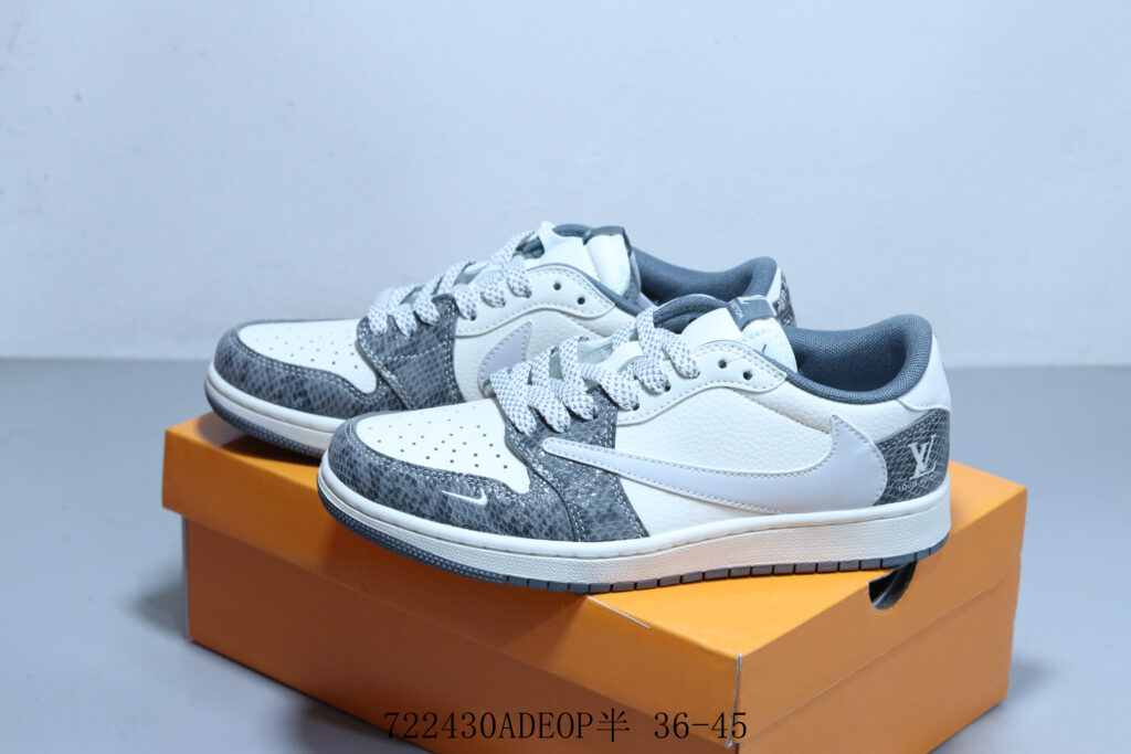 Air Jordan 1 Low "Reverse Swoosh" 2023 Retro - 1:1 Selected Replica | US 4.5-11/EU 36-45