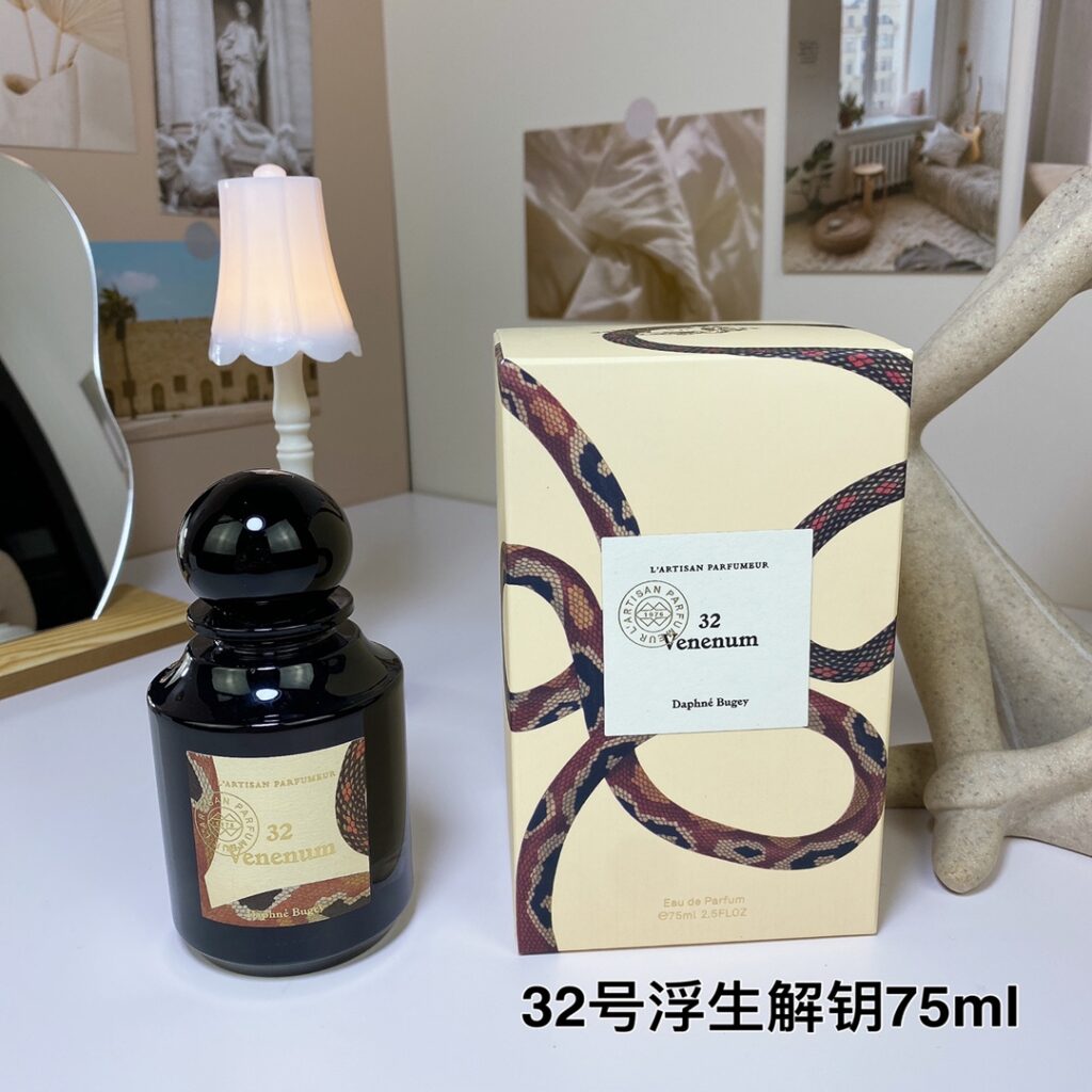 L'Artisan Parfumeur Venenum No.32 Eau de Parfum | Alchemical Elixir