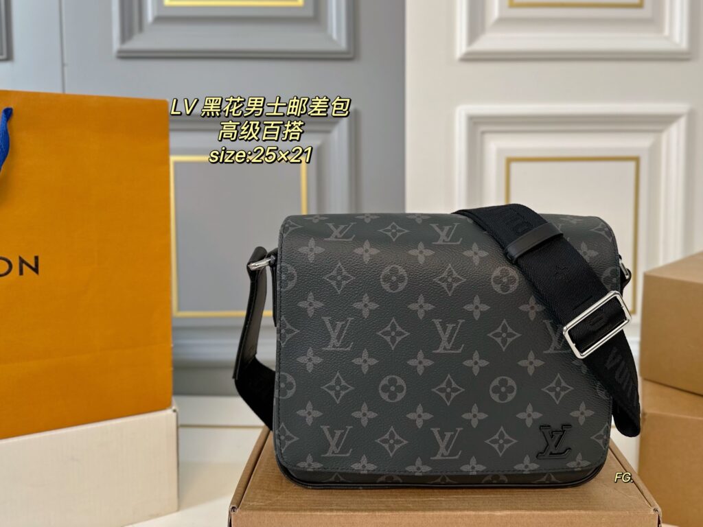 LV Black Monogram Messenger Bag 25x21cm