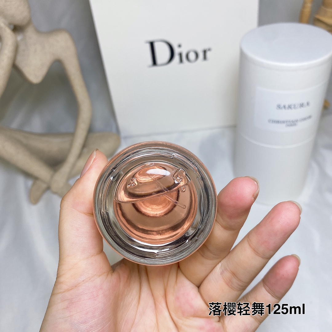 Christian Dior Paris - Iconic Floral Elegance - Image 4