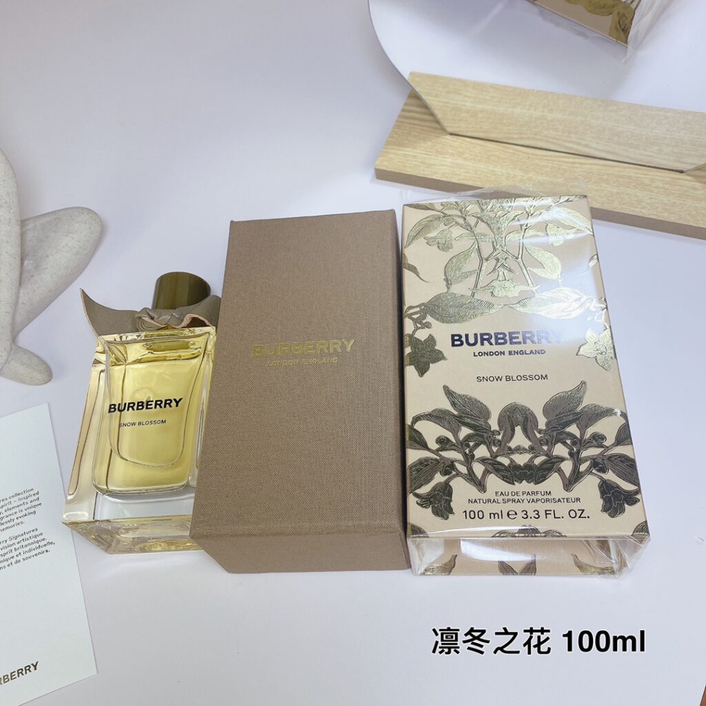 Burberry Snow Blossom Eau de Parfum | Floral Fresh