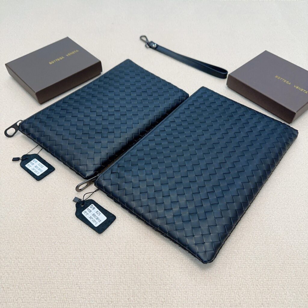 Bottega Veneta Woven Clutch (Small 26×16cm｜Large 30×20cm)