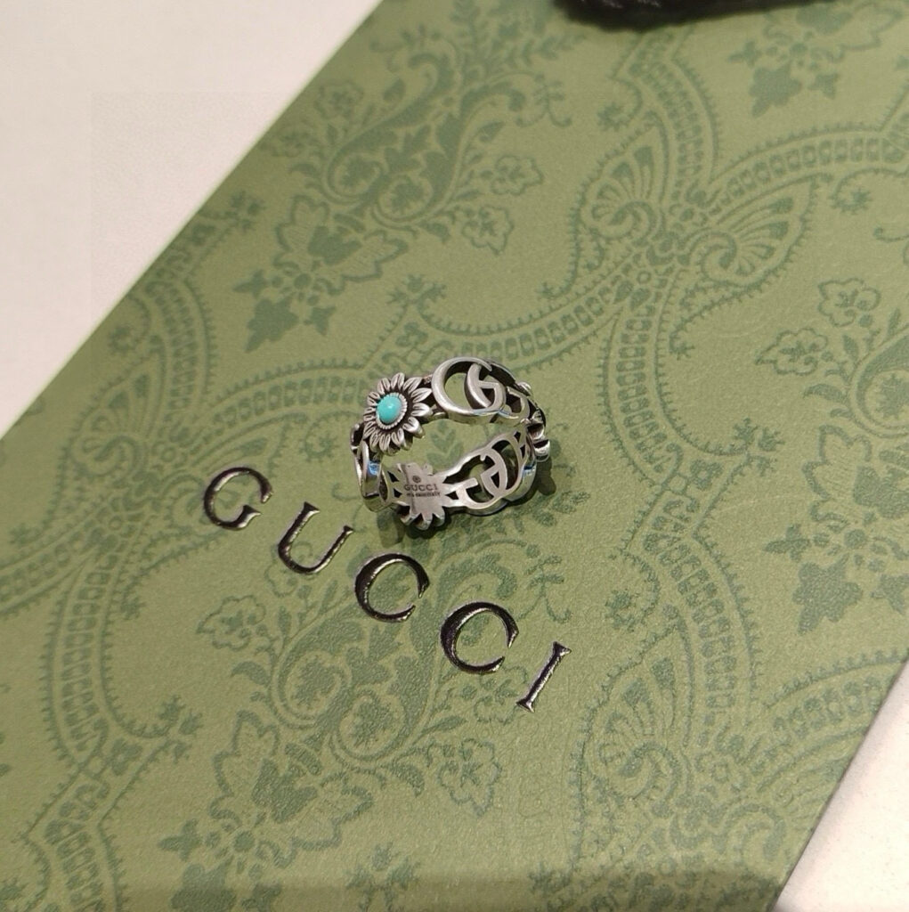 【GUCCI】GG Floral Thai Silver Ring丨Mother-of-Pearl & Gemstones丨10mm Wide丨Distressed Finish丨US Size 6-10