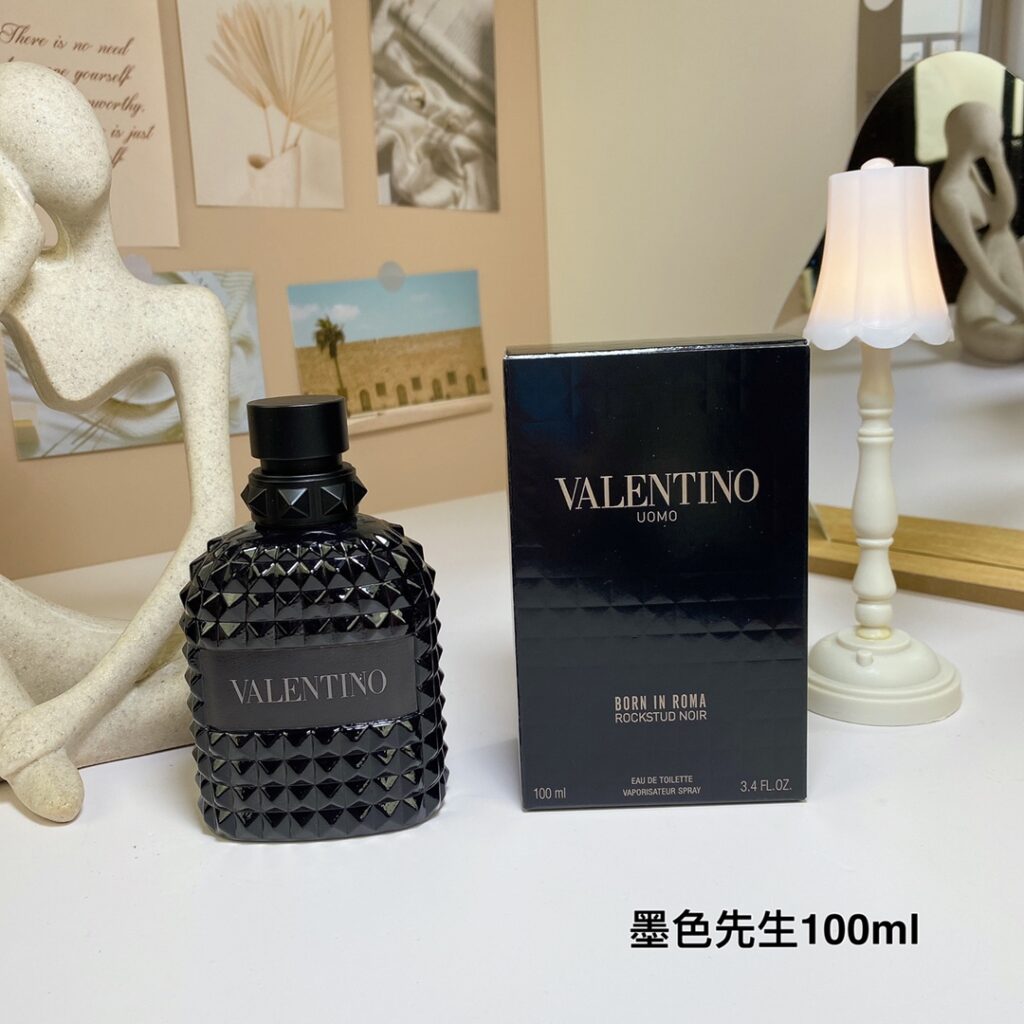 VALENTINO Uomo Born In Roma Rockstud Noir 2023