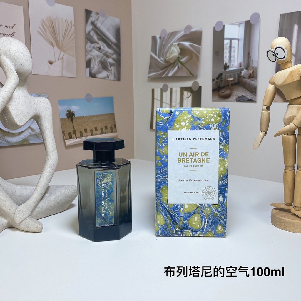L'Artisan Parfumeur Un Air de Bretagne Eau de Parfum | Marine Woody