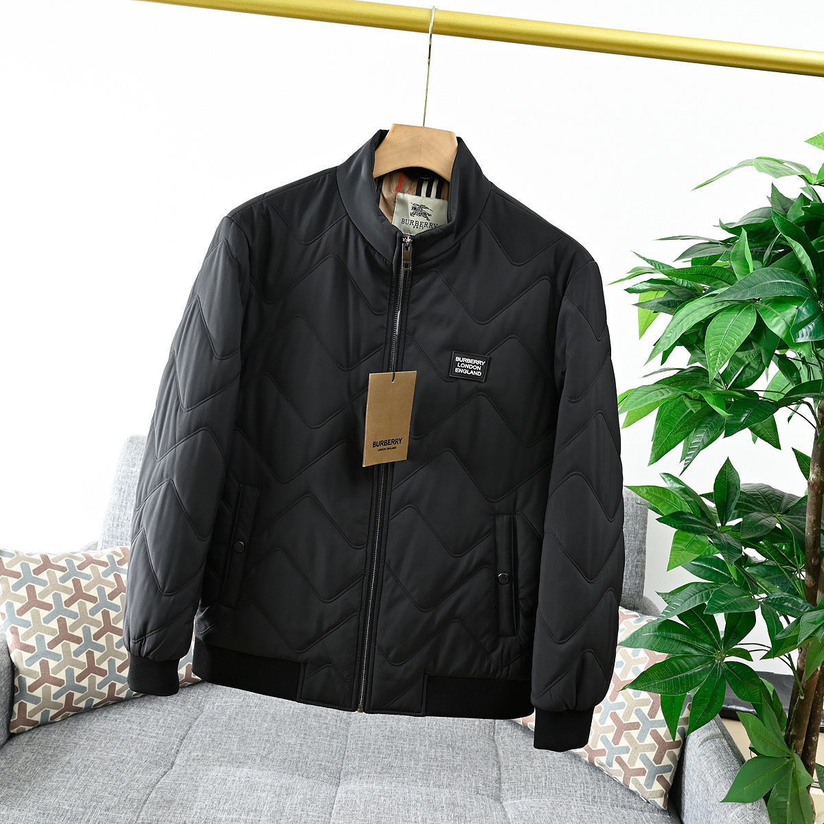 Burberry 25SS Men's Quilted Jacket - Classic Check Lining Luxury Coat - Image 3