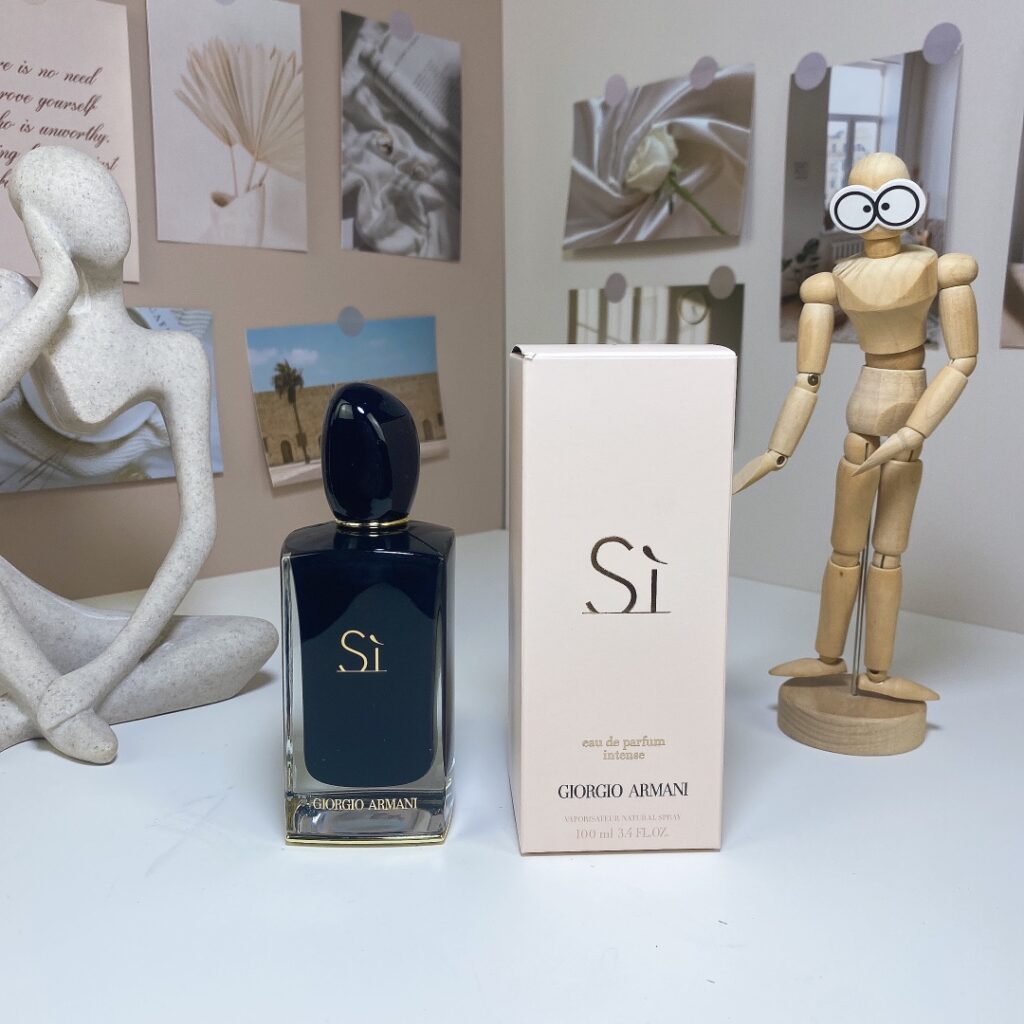 Giorgio Armani Si Intense EDP | Deep Blackcurrant Rose | Patchouli, Vanilla, Woody Notes