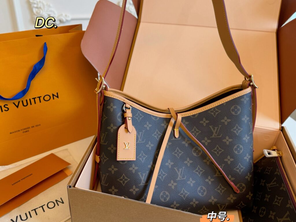 Louis Vuitton Bow Underarm Bag (29×25cm)