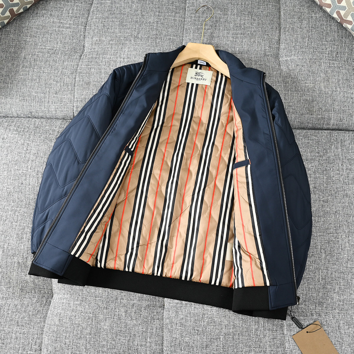 Burberry 25SS Men's Quilted Jacket - Classic Check Lining Luxury Coat - Image 8