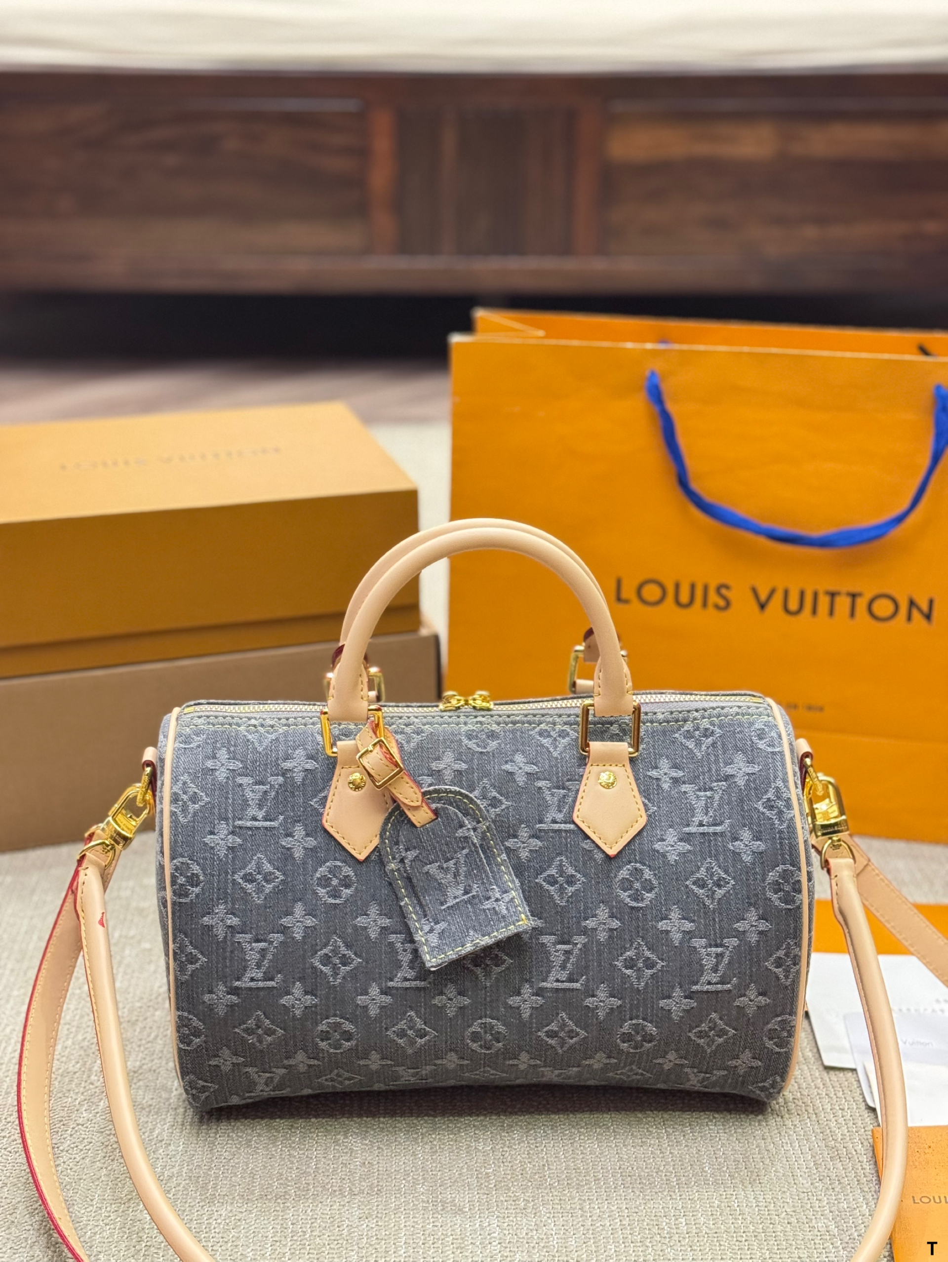 Louis Vuitton Speedy 30 Pillow Bag in Denim (30×19cm) - Image 3