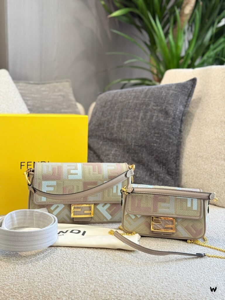 Fendi Monogram Embroidered Baguette (Large 28cm｜Small 20cm)