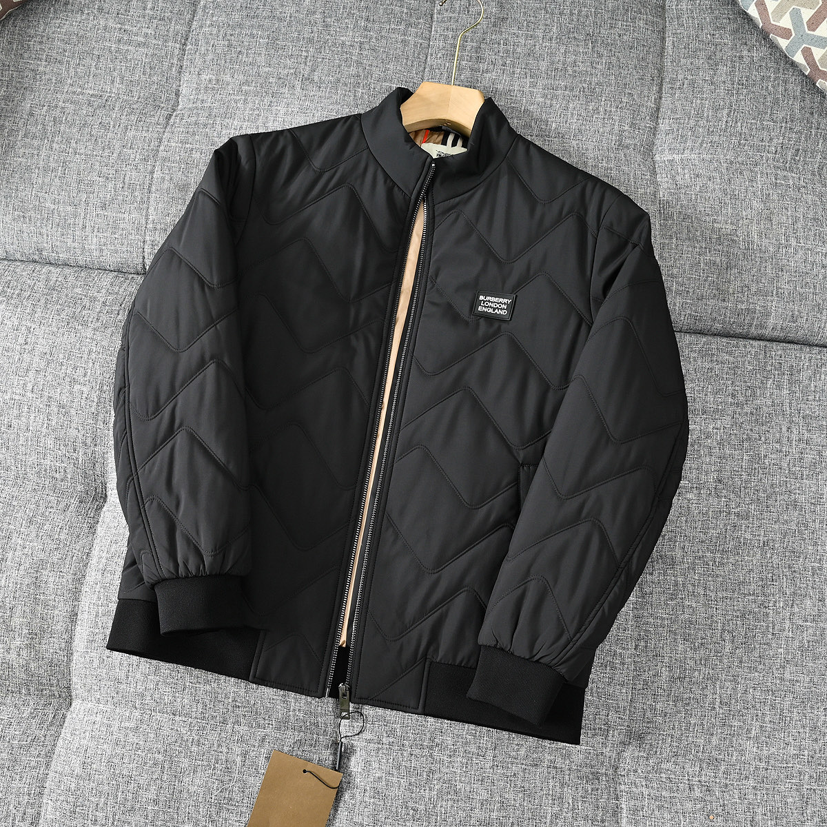 Burberry 25SS Men's Quilted Jacket - Classic Check Lining Luxury Coat - Image 5