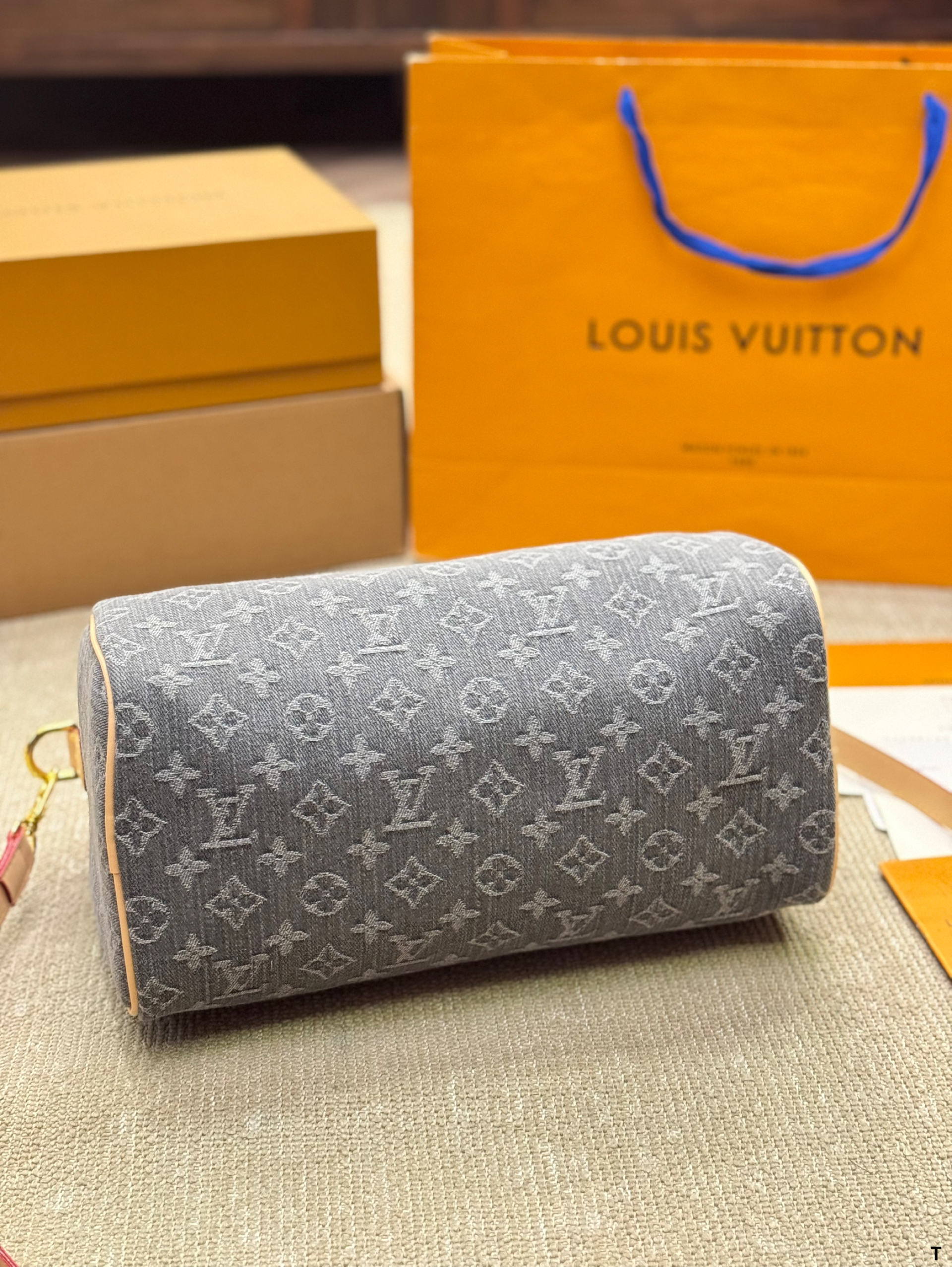 Louis Vuitton Speedy 30 Pillow Bag in Denim (30×19cm) - Image 8