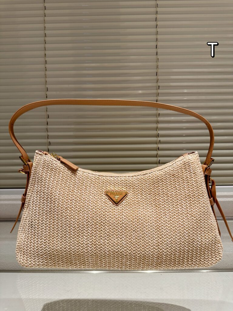 Prada Straw Underarm Bag (38×20cm) - Oversized Summer Style