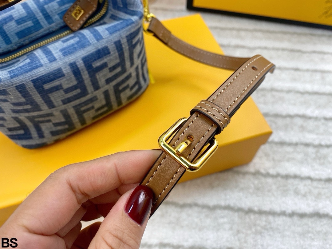Fendi Denim Lunch Box Bag (15×10cm) - Image 7