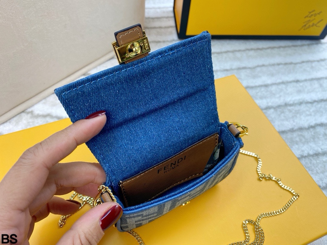 Fendi Mini Baguette Coin Purse (11×7.5cm) - Image 9