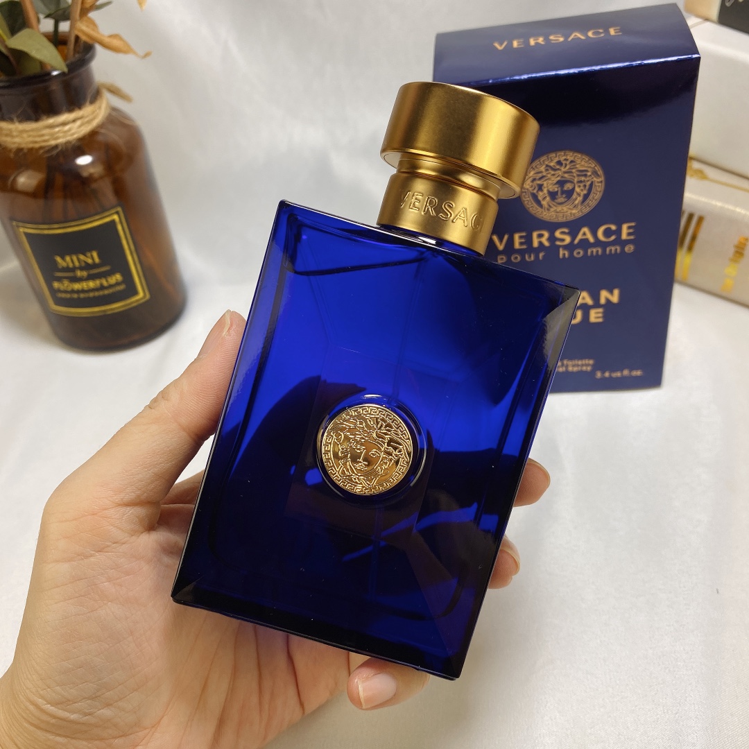 VERSACE Pour Homme Dylan Blue - Depth of the Mediterranean - Image 2