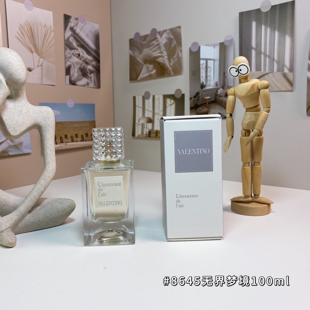 VALENTINO L'innocence de L'air 2024