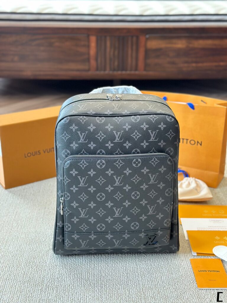 LV Discovery Men's Backpack 38x30cm