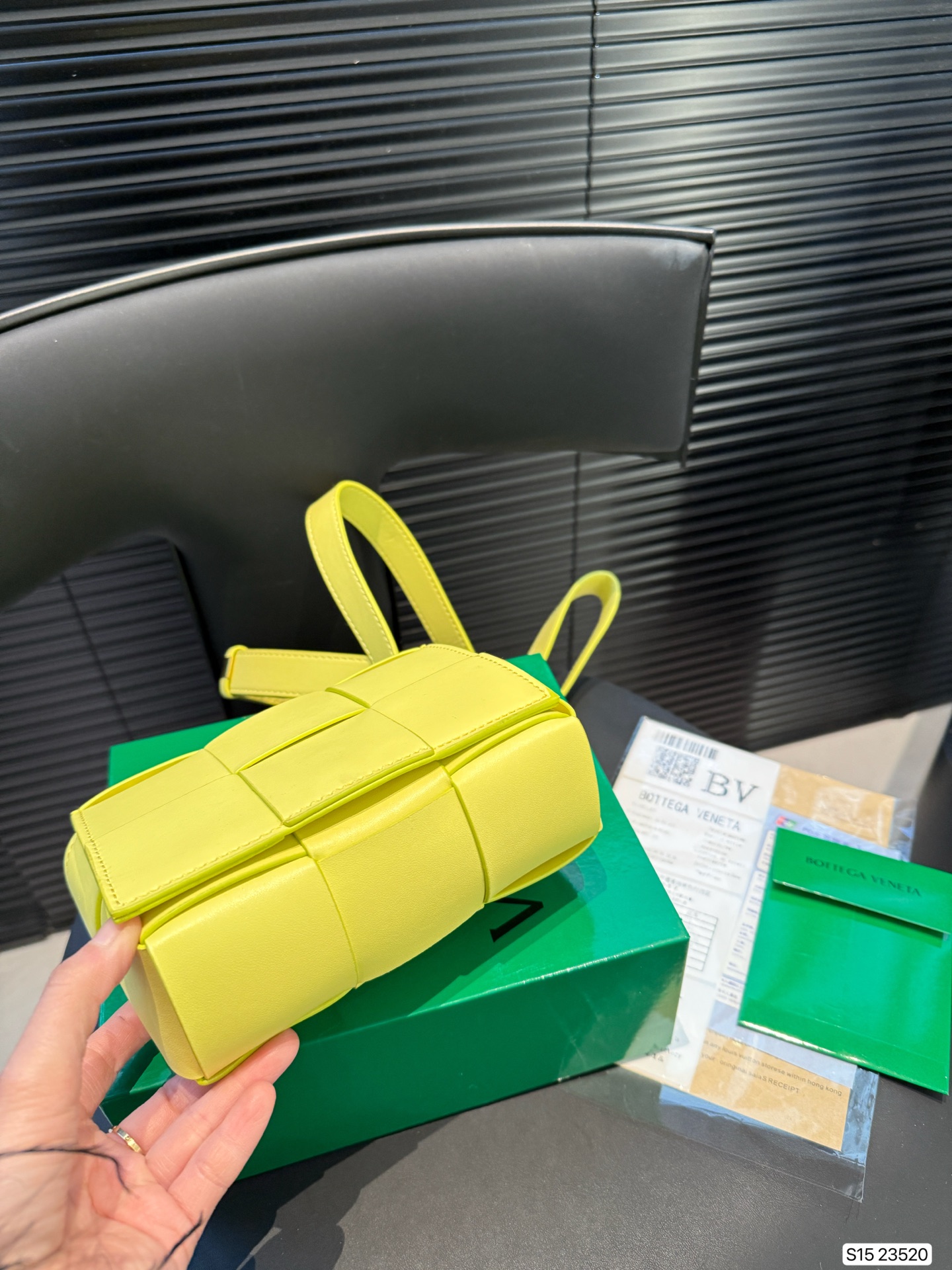 Bottega Veneta Cassette Tofu Bag (16.5×13cm) - Image 7