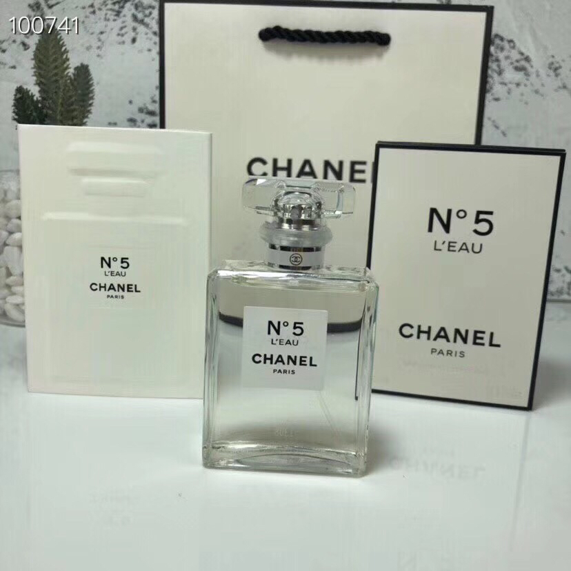 Chanel N°5 White Eau de Parfum – A Modern Reimagining