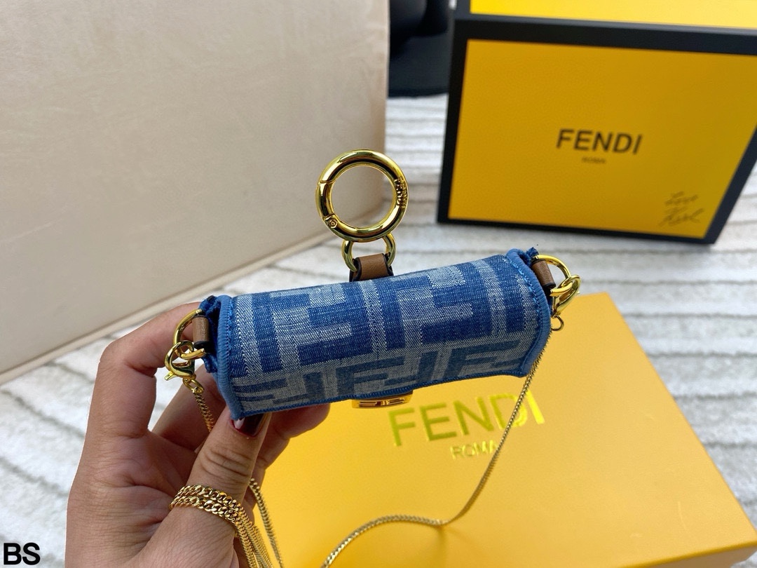 Fendi Mini Baguette Coin Purse (11×7.5cm) - Image 7