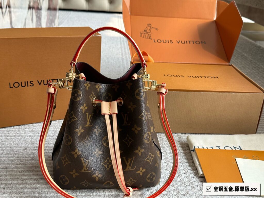 Designer Bucket Bag 21×13×21cm | Adjustable Crossbody