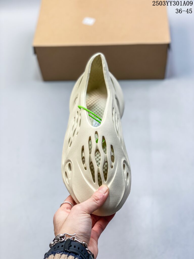 Adidas Yeezy Foam Runner Clog Shoes | Eco-Friendly Algae Material | Monolithic Design | Ultra-Soft Sole | Sizes 36-45