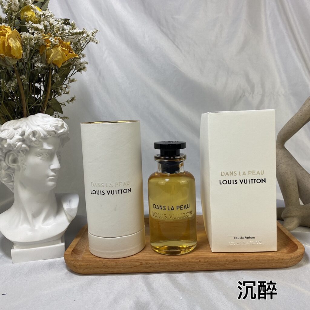 Louis Vuitton "Dans La Peau" | Leather & Rose Seduction