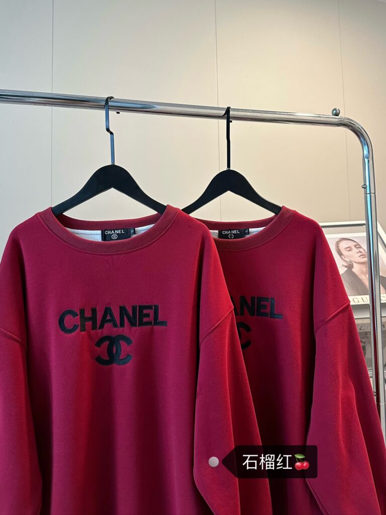 Chanel Christmas limited velvet embroidered logo round neck sweater