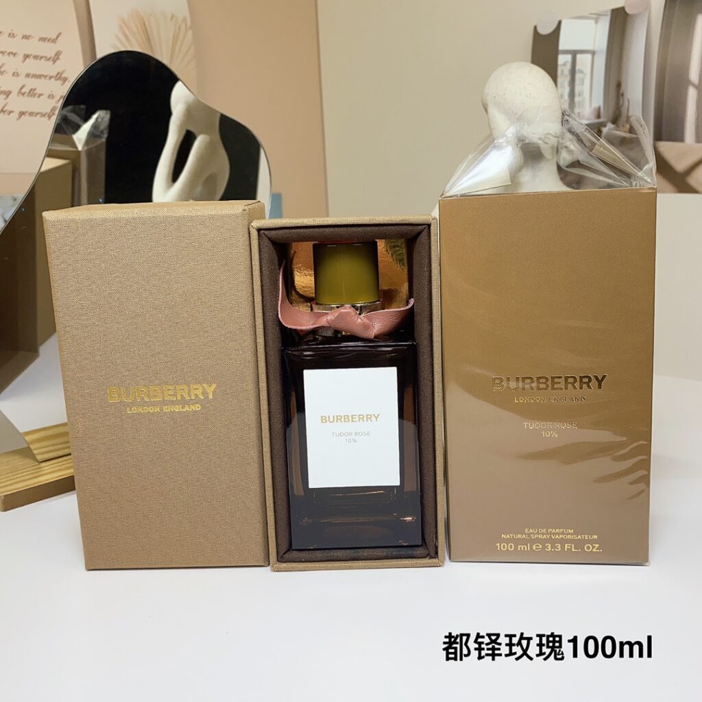 Burberry Tudor Rose Eau de Parfum | Floral Oriental