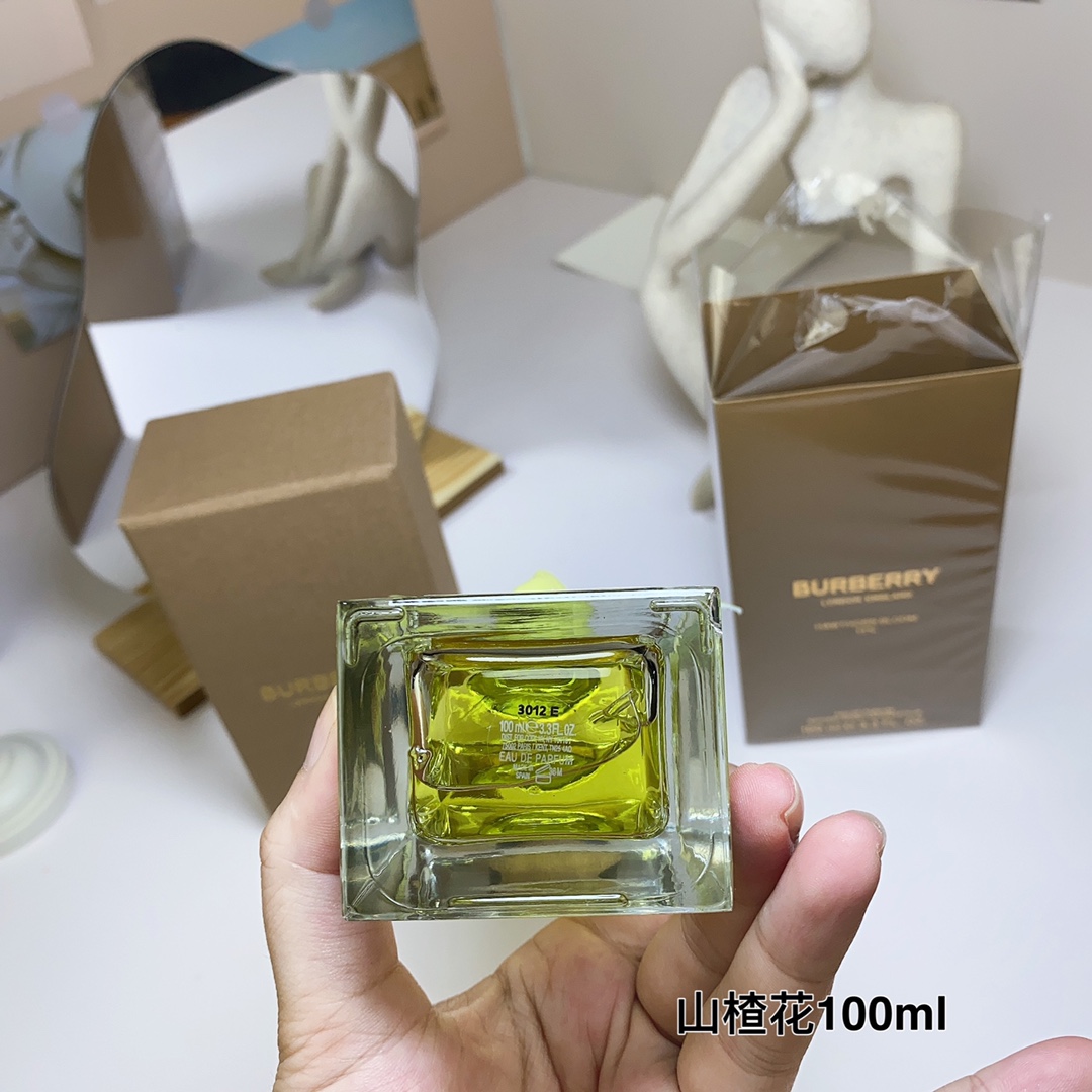Burberry Hawthorn Bloom Eau de Parfum | Woody Fresh - Image 6