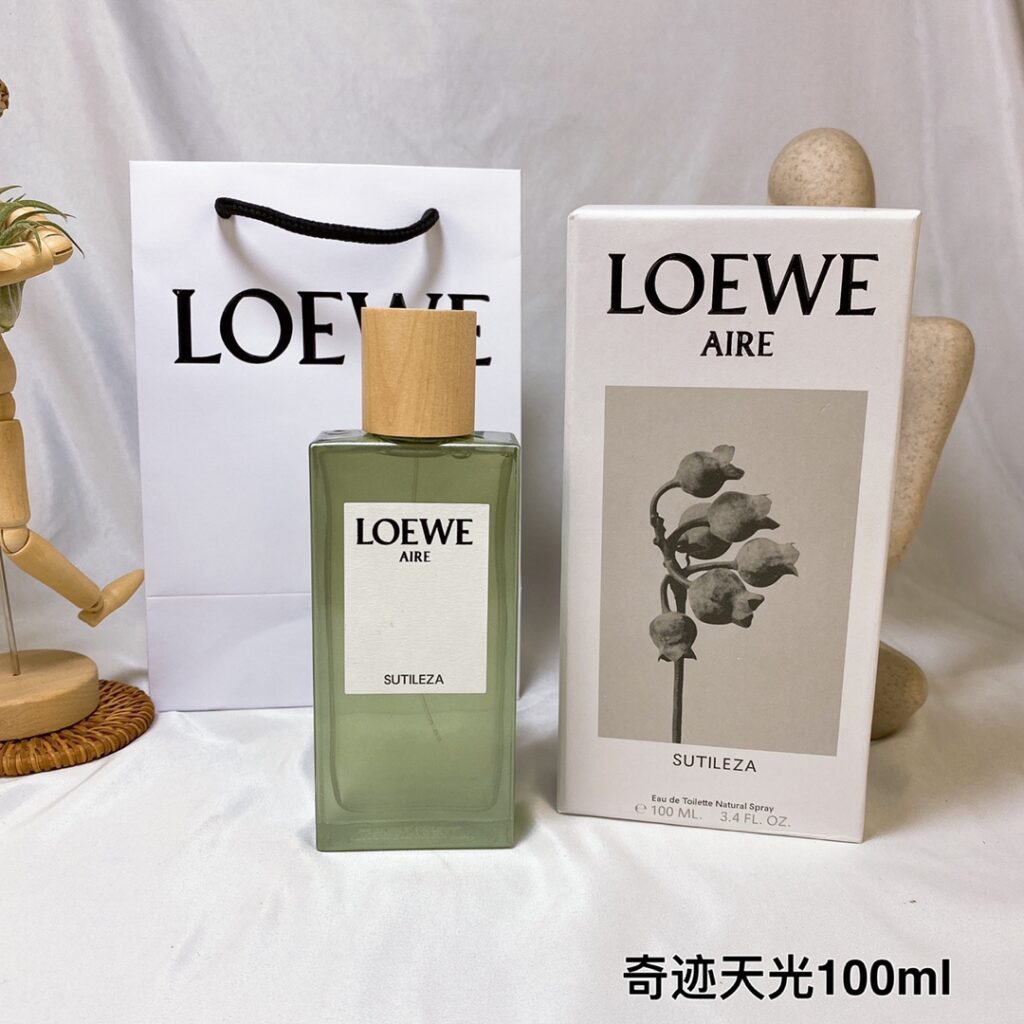 Loewe Aire Sutileza Eau de Toilette | Woody Fresh